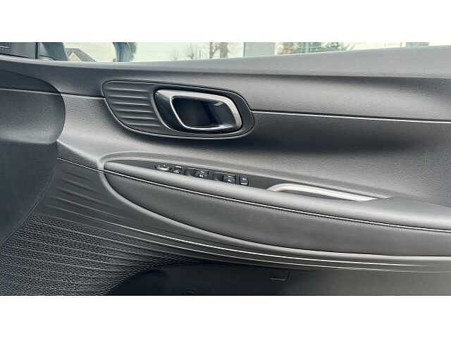 Hyundai i20 i20 5Dr HAT 1.0 T-gdi 100ps Premium DCT