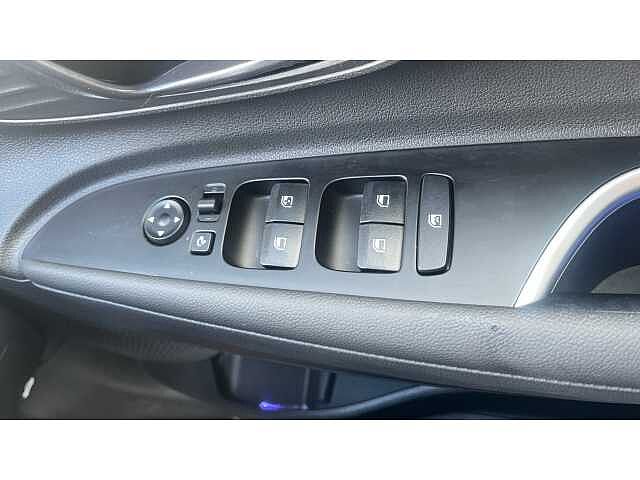 Hyundai Bayon Bayon HAT 1.0 T-gdi 90PS Tech Line DCT