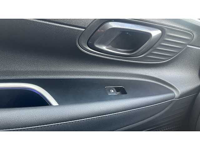 Hyundai Bayon Bayon HAT 1.0 T-gdi 90PS Tech Line DCT