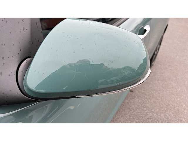 Hyundai i10 i10 5Dr HAT 1.2 MPi 79ps Premium NAV AU