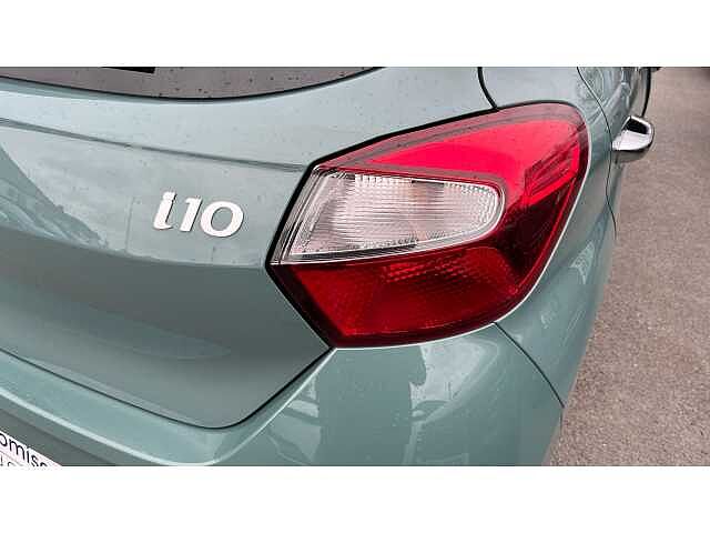 Hyundai i10 i10 5Dr HAT 1.2 MPi 79ps Premium NAV AU