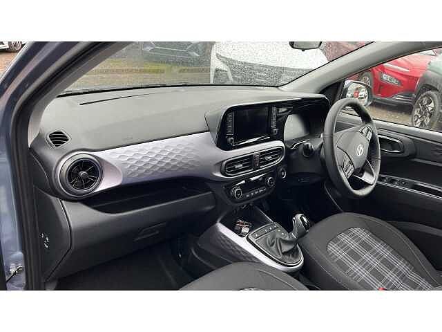 Hyundai i10 i10 5Dr HAT 1.2 MPi 79ps Premium NAV AU