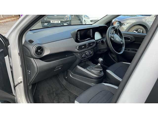 Hyundai i10 i10 5Dr HAT 1.0 MPi 63ps AdvancePlus Pack NAV