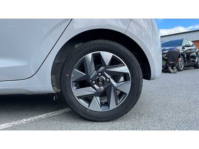 Hyundai i10 i10 5Dr HAT 1.0 MPi 63ps AdvancePlus Pack NAV