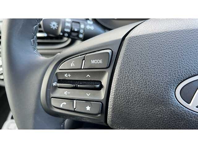 Hyundai i10 i10 5Dr HAT 1.0 MPi 63ps AdvancePlus Pack NAV