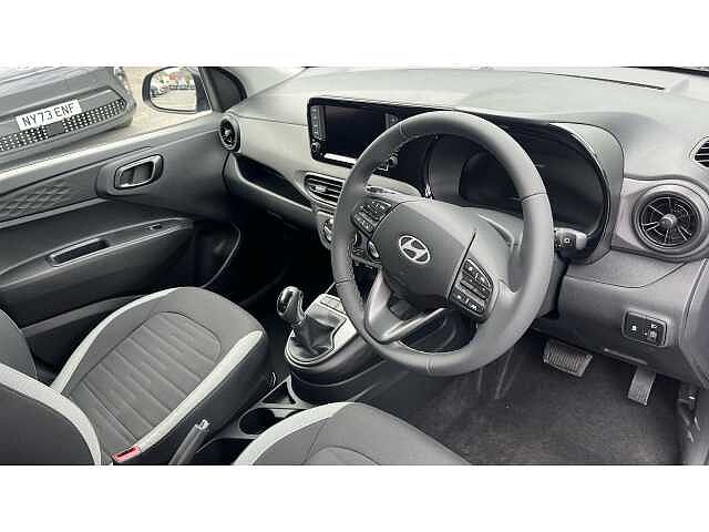 Hyundai i10 i10 5Dr HAT 1.0 MPi 63ps Advance NAV AU