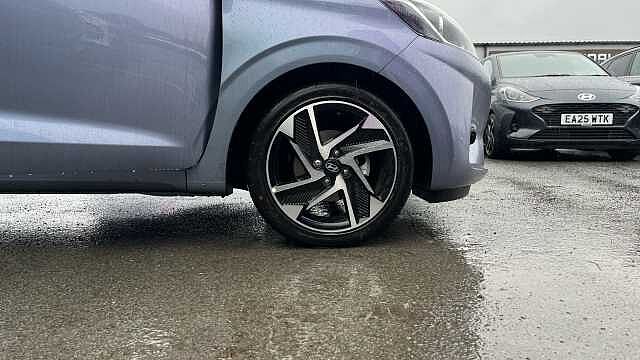 Hyundai i10 i10 5Dr HAT 1.2 MPi 79ps Premium NAV AU