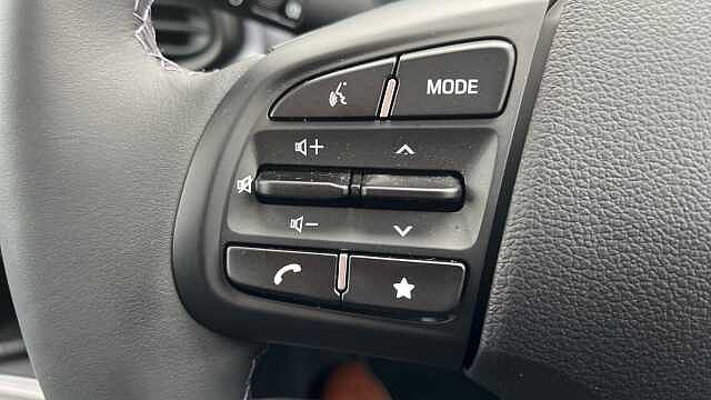 Hyundai i10 i10 5Dr HAT 1.2 MPi 79ps Premium NAV AU